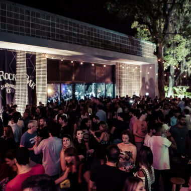 Jack Daniel’s Rock Bar estreia com mais de cinco mil pessoas no ExC, no Jardim Botânico