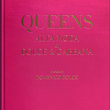 Livro “Queens” reúne fotos de 50 de mulheres reais vestindo Dolce & Gabbana