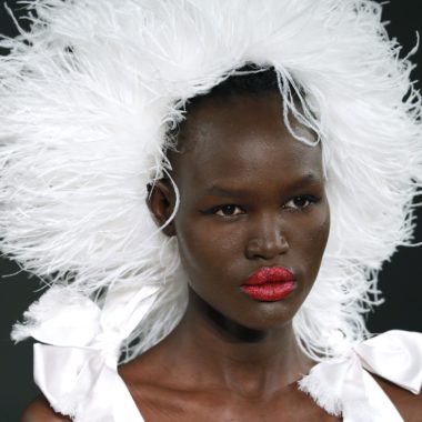 Os melhores looks de beleza da Primavera de Alta Costura de Paris 2020