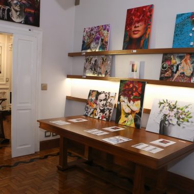 Lu Valença inaugura exposição no no Petit Palais em Laranjeiras