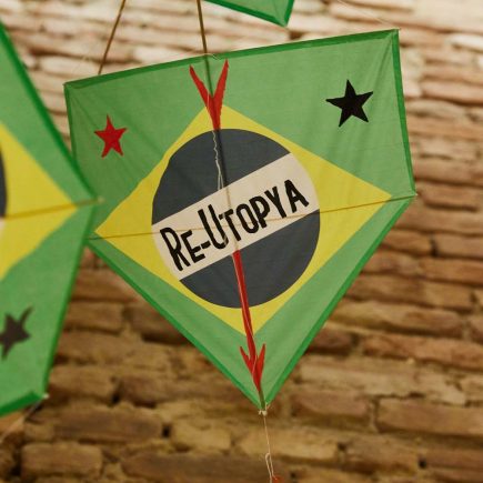 “Re-Utopya”, primeira grande individual do artista Hal Wildson, investiga a história do Brasil, memória, esquecimento, identidade e a palavra _ 9 de junho _ Galeria Movimento