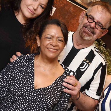 Jantar de gala na casa de Eduardo Machado.