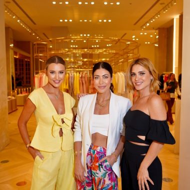 Carol Dieckmann e Ana Paula Siebert marcam presença na nova loja de Carol Bassi no Rio