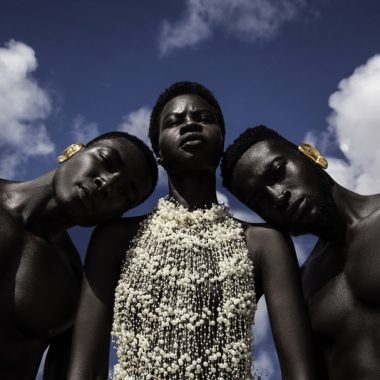 Djs Kiara Felippe, Aisha e Yaminah comandam a trilha musical da abertura de exposição na Casa França-Brasil