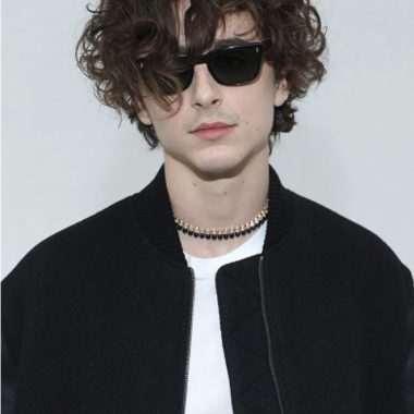 Timothée Chalamet aposta em joias Cartier para o desfile Loewe Menswear Outono/Inverno 2023-2024