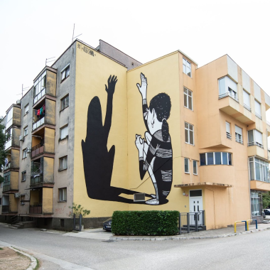 O artista brasileiro Alex Senna assina sua primeira collab de moda com a Redley