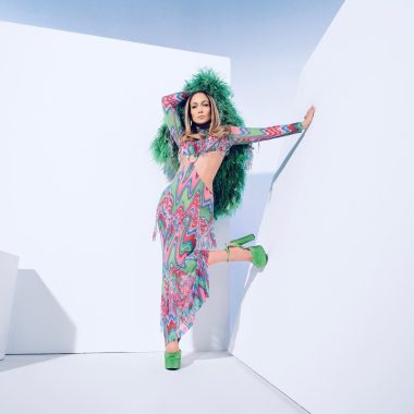 Jennifer Lopez veste marca brasileira em sua mais nova campanha internacional