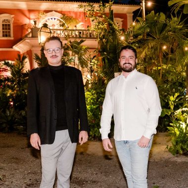 Thiago Herrera e André Cunha recebem em uma super evento no Casa Cor os profissionais do evento.