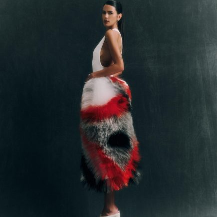 Anttónia aposta em look de passarela da Bottega Veneta para o Tribute Gala do Golden Globes