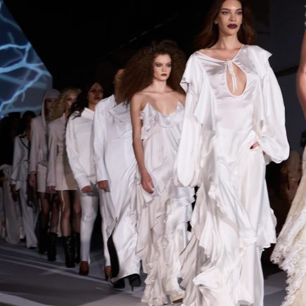 LINI realiza desfile “Rebélia” com foco na liberdade feminina